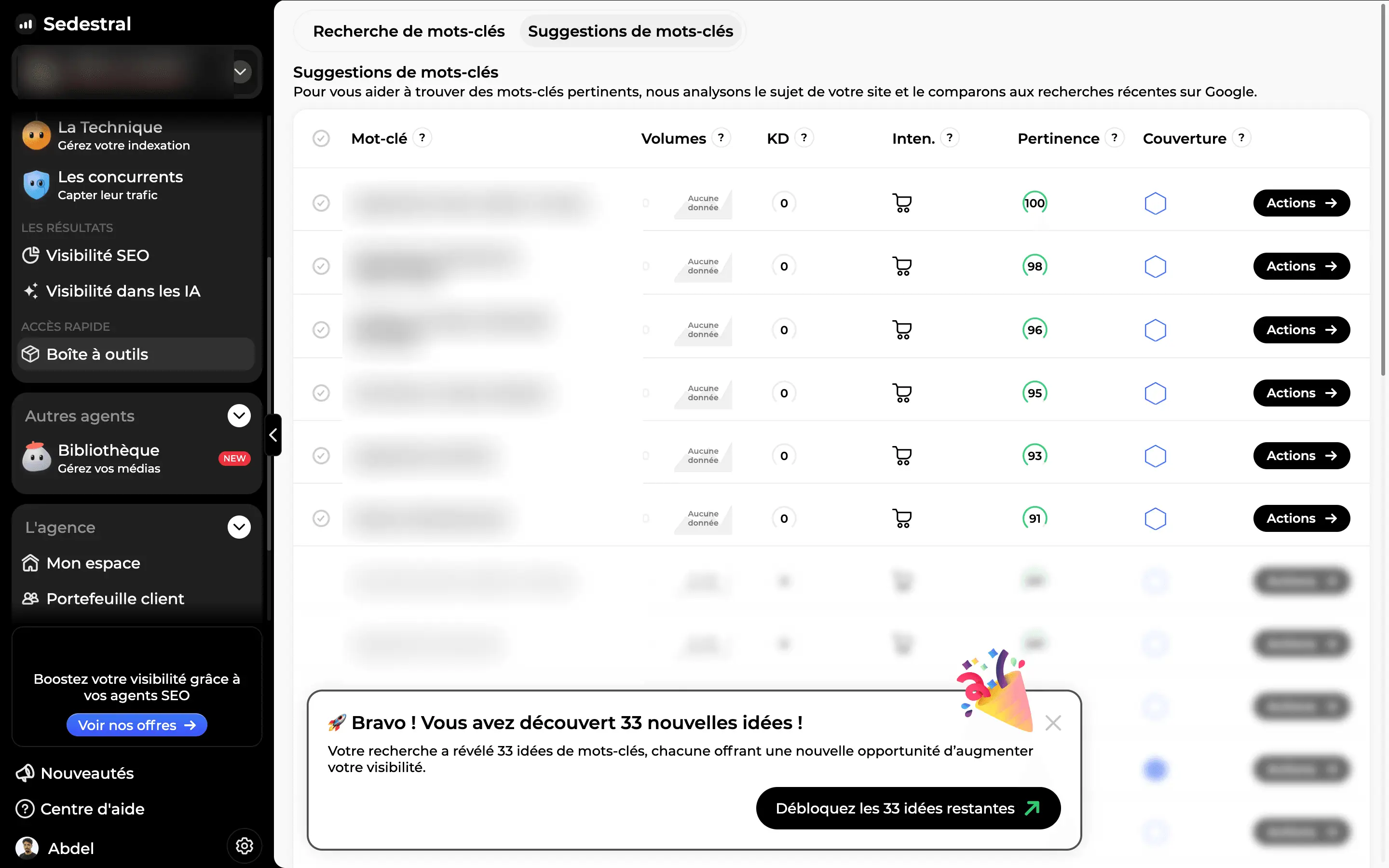 Les suggestions de mots-clés de Sedestral : volume, difficulté, intention, pertinence sur 100 et couverture de chaque idée